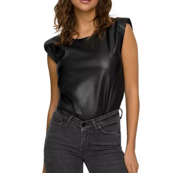 GOOD AMERICAN Strong Shoulder Tee Faux Leather Black Bodysuit Size 1‎ Small - Picture 1 of 8
